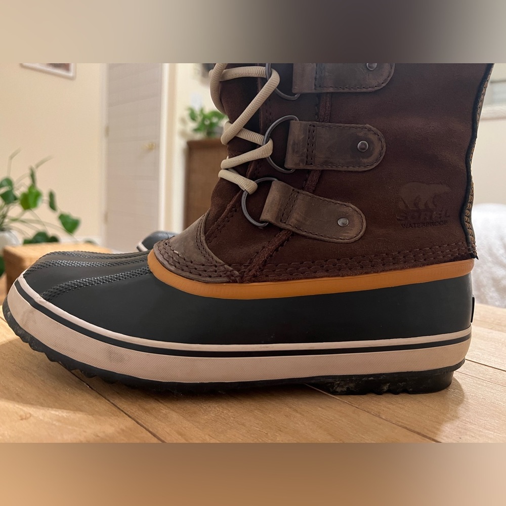 Sorel Brown Winter Boots lightly worn - Picture 7 of 10